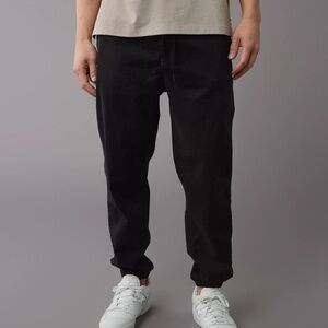 Black Men's AE American Eagle Flex Trekker Woven Cotton Joggers In Size Small